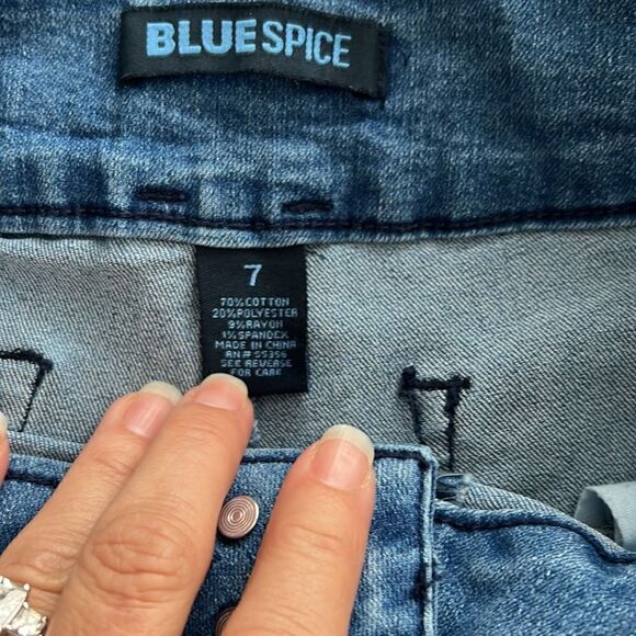 Blur Spice Jean Short - Picture 3 of 4